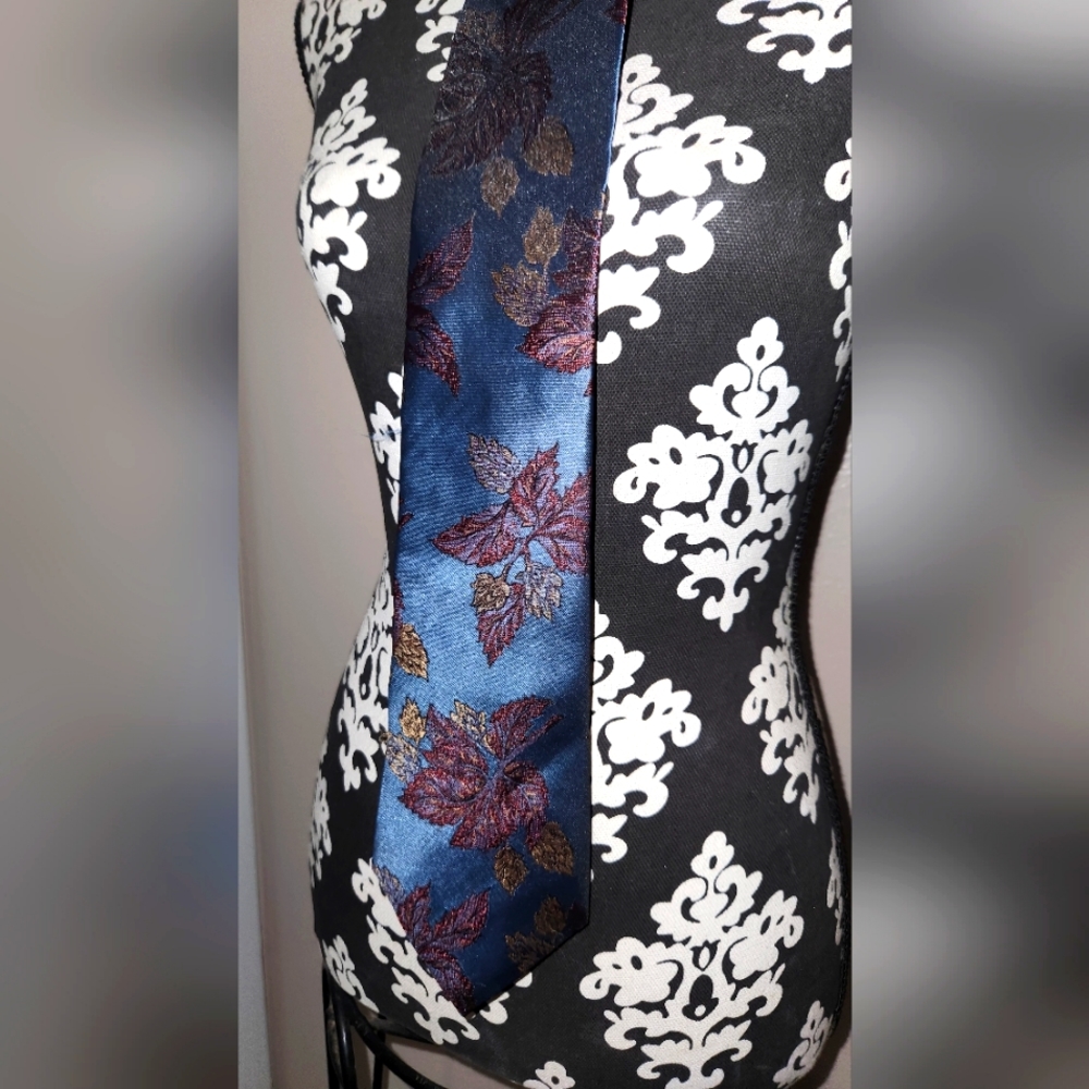 Windridge Vintage Tie
